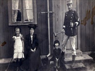Mariane og Poul Kristensen og 2 af deres børn